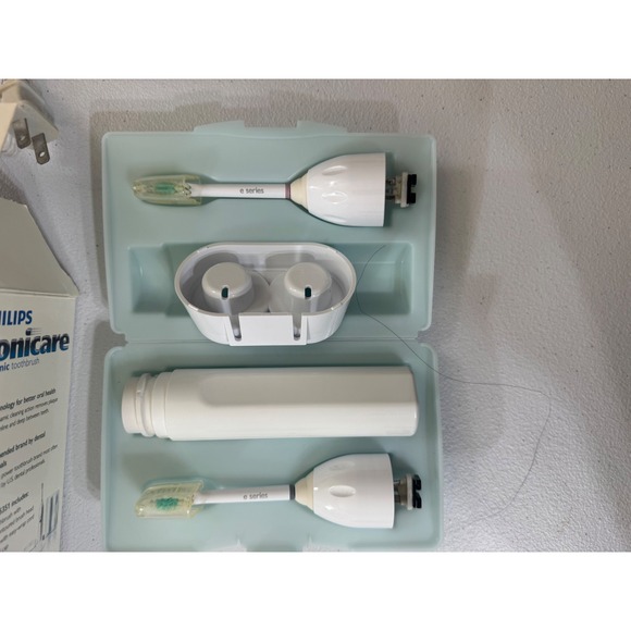 Philips Sonicare e Series Sonic Toothbrush HXS5351/46 with Charger Travel Case - Picture 2 of 6
